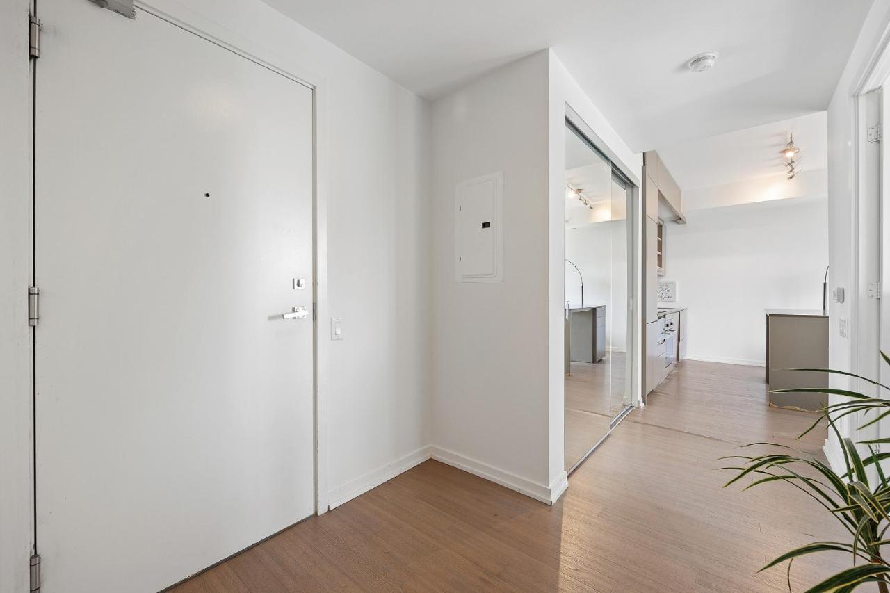 Modern Condo In The Heart Of Downtown Toronto Zewnętrze zdjęcie